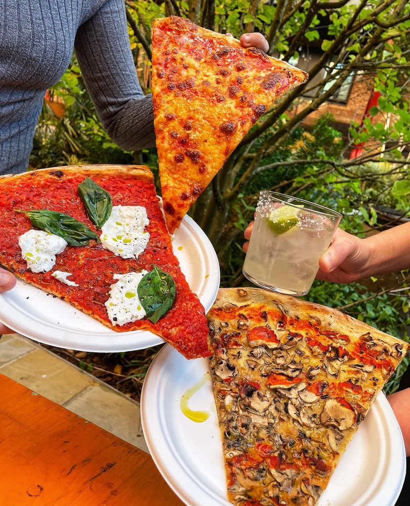Choose your fighter😮‍💨🫡⁠
⁠
@thebeeswingmcr⁠
@pollenbakery⁠
@nellspizza⁠

The BEST selection of food &amp; drink at Kampus!
⁠
📸: @the.manc⁠
——⁠
Kampus by @capitalcentric &amp; <a href="/hbdplaces/">HBD</a>⁠
⁠
#manchester #manchesterliving #kampusmcr #manchesterfood