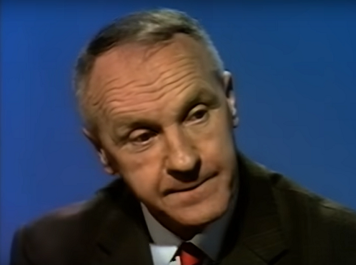 - Nie jest prawdą, że zabrałem żonę na mecz Rochdale w rocznicę naszego ślubu - sprostował niegdyś doniesienia dziennikarzy Bill Shankly, legendarny menadżer Liverpoolu. - Skąd wam przyszło do głowy, że mógłbym wziąć ślub w trakcie sezonu? To były jej urodziny - rozbrajająco…