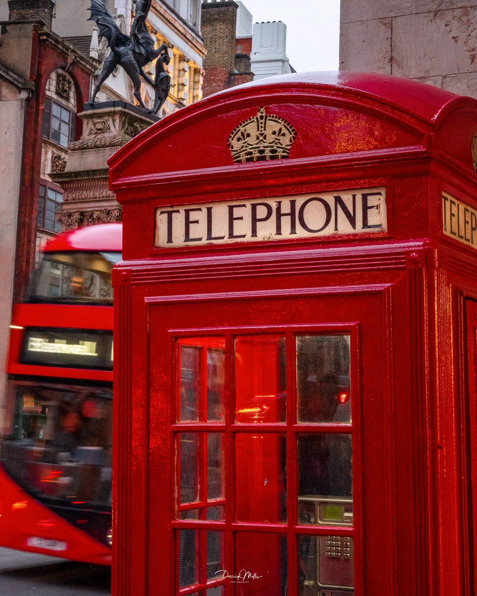 London is calling...☎️ [📸 @derrickphotos_]  #LetsDoLondon #VisitLondon ow.ly/NGW750RyIKH