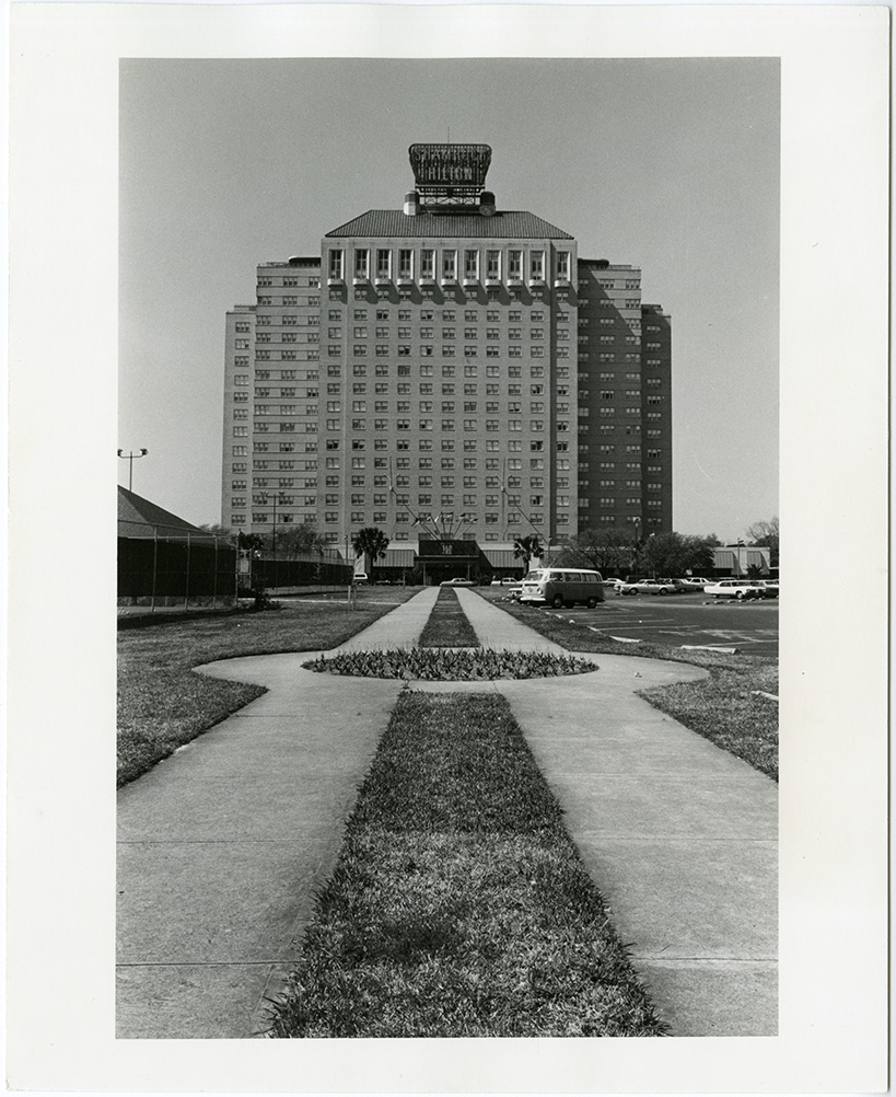 This city is under almost constant construction and a favorite pastime of many Houstonians is trying to remember what it used to look like. HHRC’s Digital Archives can help with that! Check out this picture of the iconic Shamrock Hotel by photographer Yolita Schmidt. #HPLHHRC