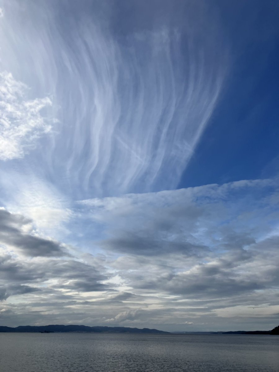 Funky sky by the fjord. #oslofjord #norway