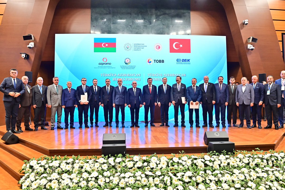 Bakanımız Sn. @a_uraloglu, Cumhurbaşkanı Yardımcısı Sn. Cevdet Yılmaz ve Azerbaycan Başbakanı Sn. Ali Asadov ile beraber “Türkiye - Azerbaycan İş Forumu”na katıldı. 🇹🇷🤝🇦🇿 📍 Ankara