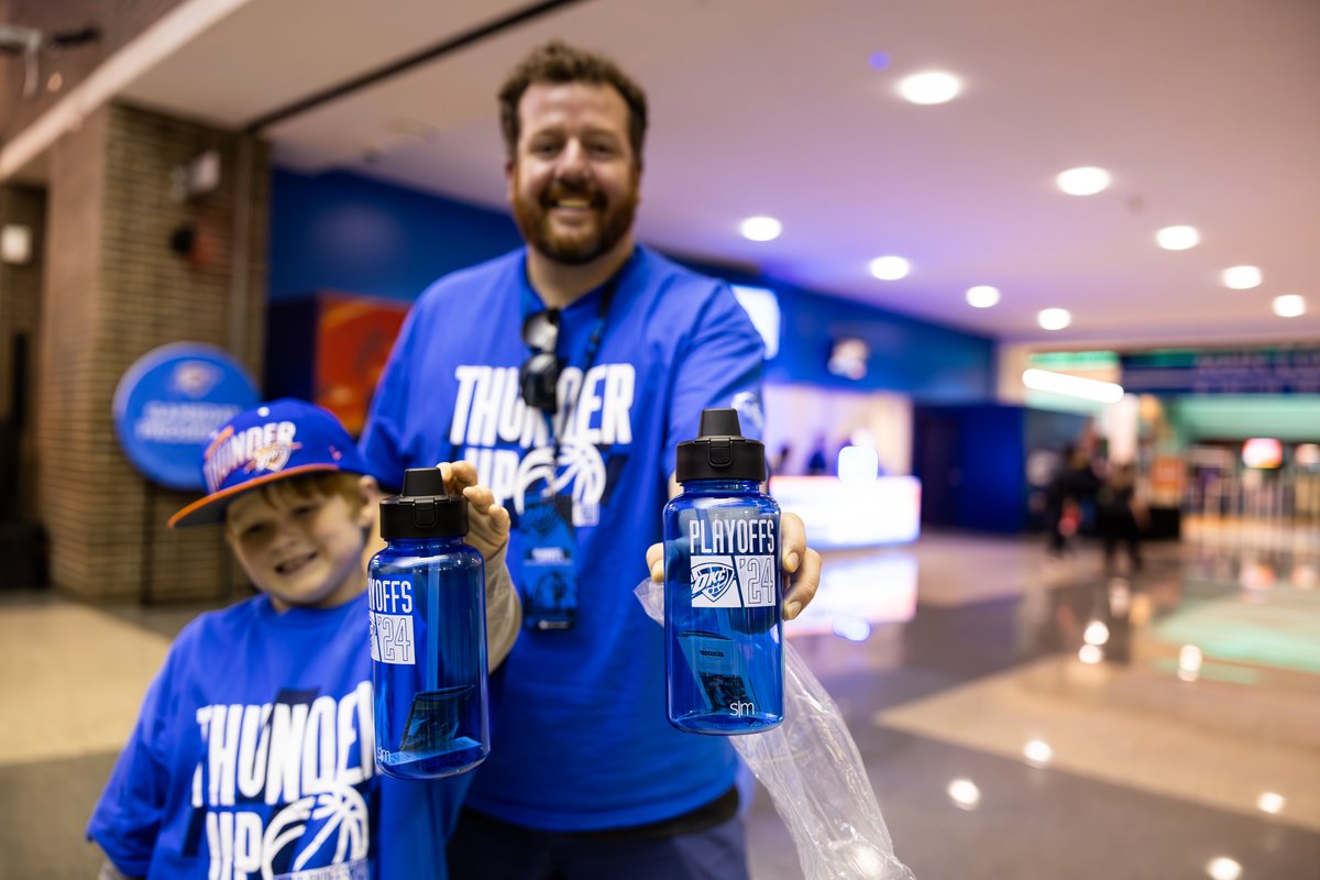 Thanks <a href="/simplemodernco/">Simple Modern</a> for yesterday's all-arena Playoff bottle giveaway!