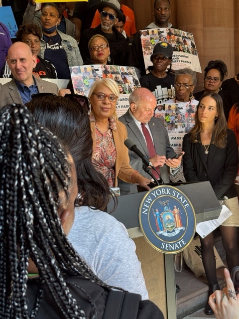 I joined @RAPPcampaign in support of Elder Parole and Fair & Timely Parole bills in Albany. Our elders aren't sentenced to death, but that's what's happening. The $240K/yr we spend on locking them up should be reinvested in care for our elders. Parole justice now!