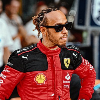✨🐎 Lewis Hamilton ve Ferrari...

👍 Aşırı havalıyız ve biliyoruz ki cazibemiz başınızı döndürecek.