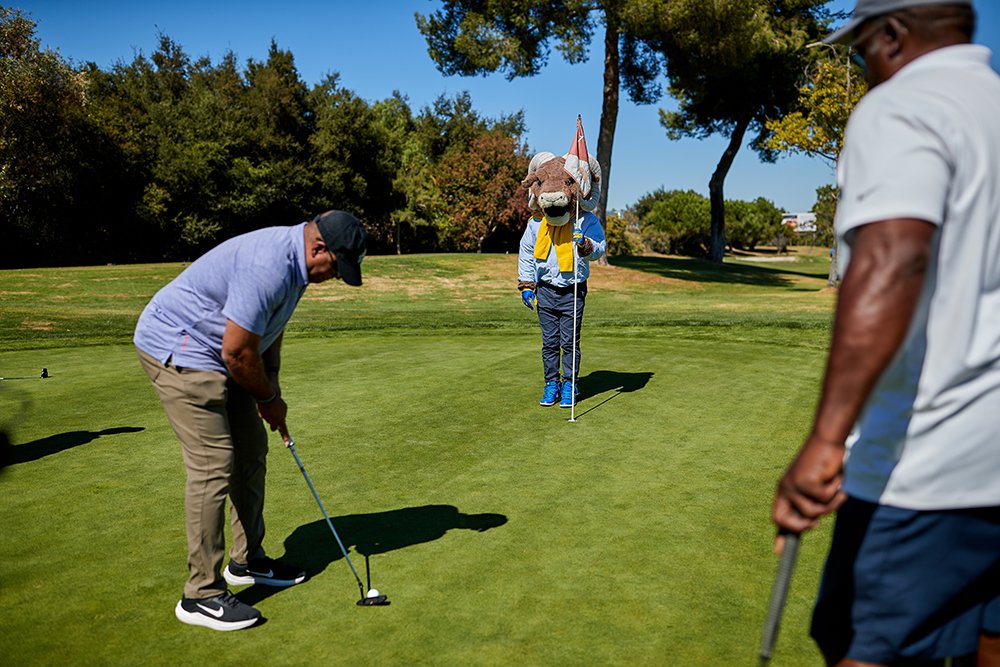 #OurBigDay: Los Angeles Rams and Chargers alumni tournaments Course: The Journey at Pechanga Superintendent: Mario Ramirez @BASFTurf_us golfcourseindustry.com/article/los-an…