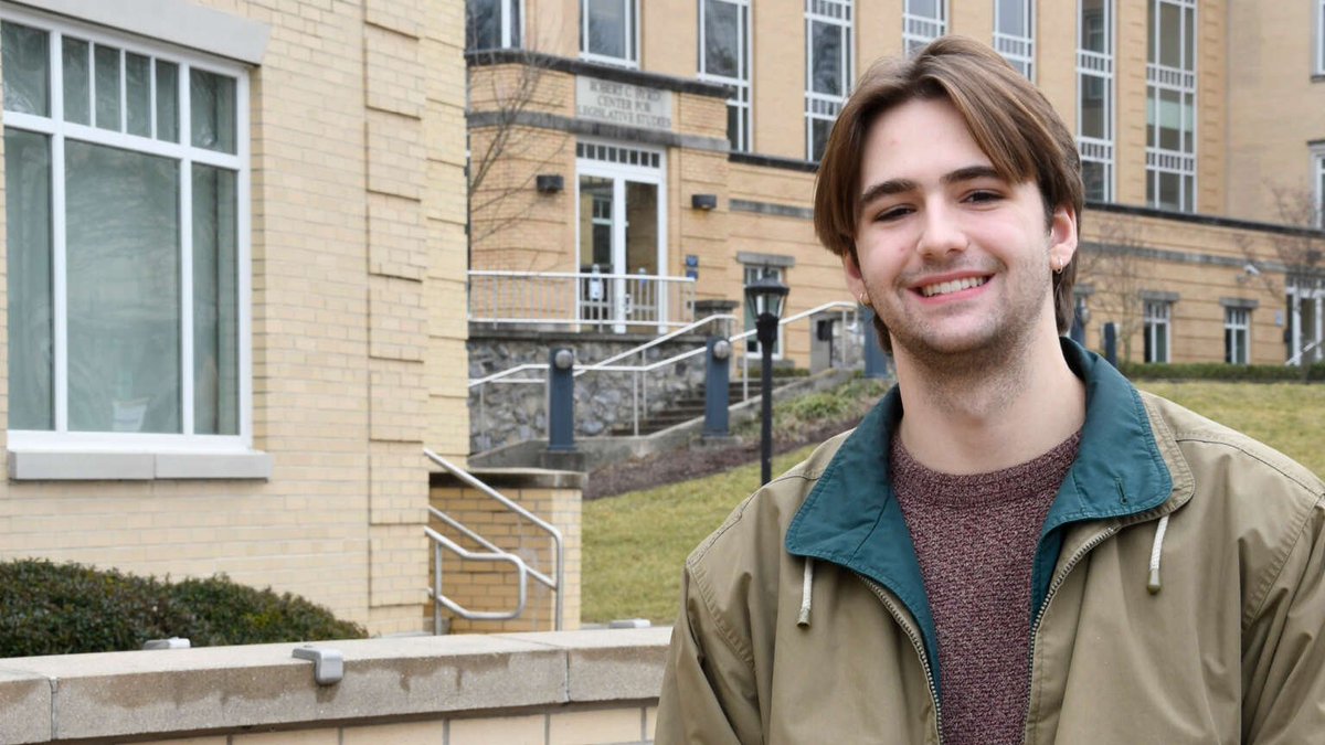 Congratulations to rising senior Eli Hall for being named one of 55 students from across the country as a Udall Scholarship recipient! 👏 Read more: tinyurl.com/4x8bsf25