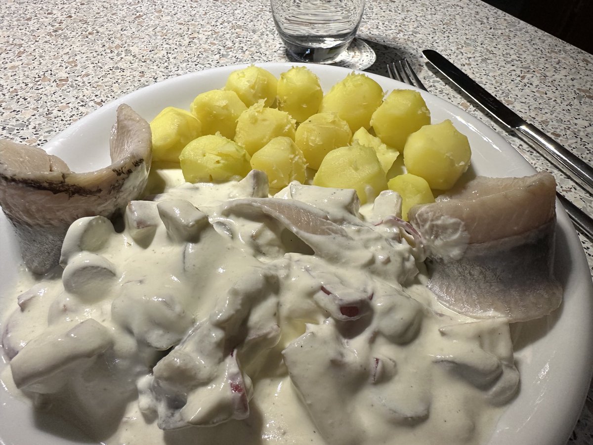 KalleHD's tweet photo. #matjes nach Hausfrauenart https://t.co/uze87Vq1wD