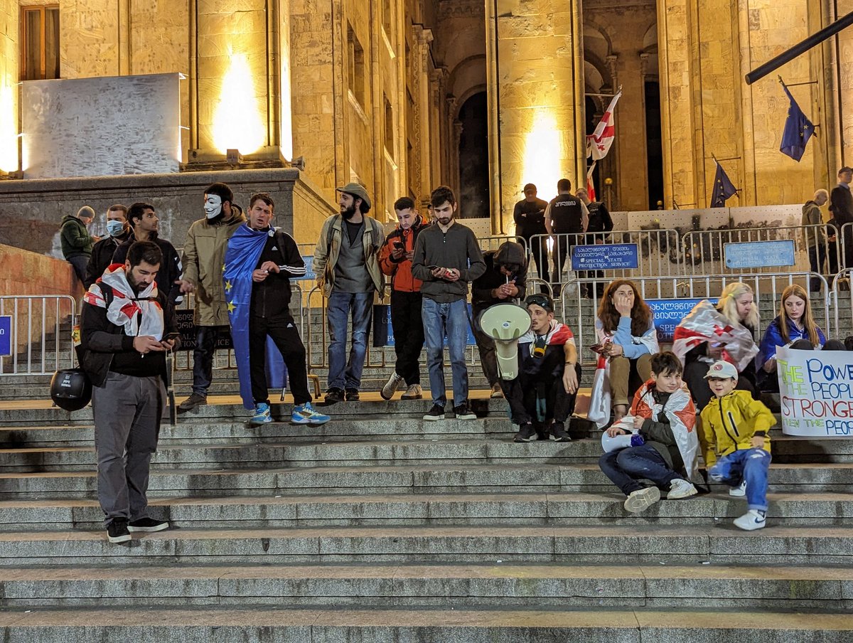 Protests against #foreignagentslaw continue in Tbilisi. Earlier today, rallies were held in Kutaisi (Imereti region) and Gori (Shida Kartli region). #TbilisiProtests 📷 Nini Gabritchidze/Civil.ge