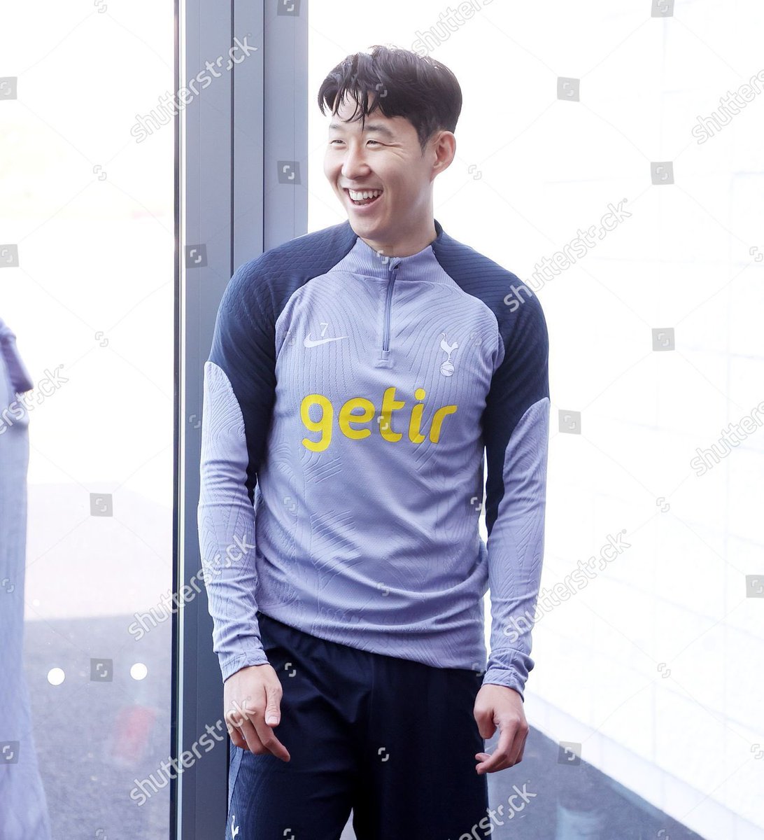 Sonny looks so happy in training today 🤍