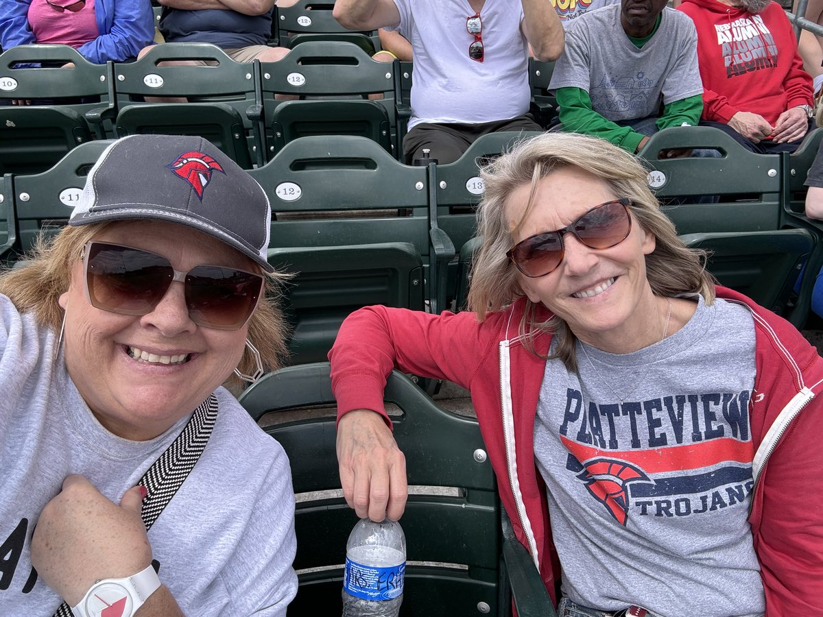 athayer's tweet image. Stormchasers!  #stirupthestorm