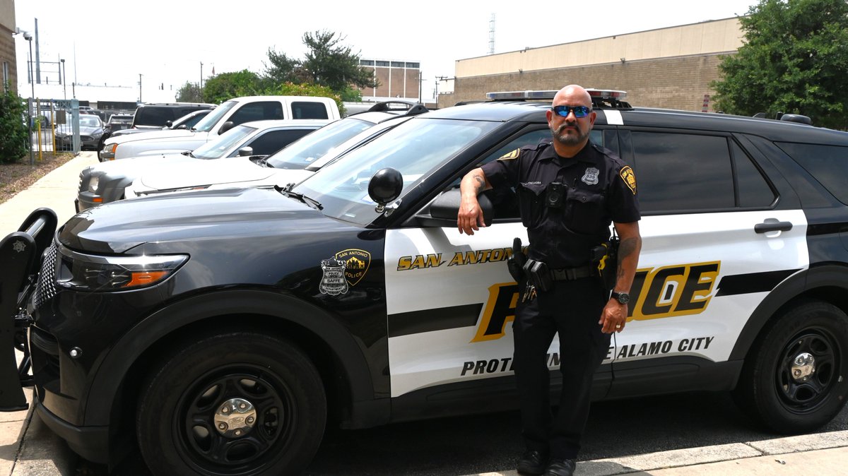 🌟 Shoutout to Officer Hinajosa from the San Antonio Police Department! 🌟 His dedication and hard work have been invaluable to our cases in District 1. 🚔 Huge thanks to him for being a stellar SAFFE officer and making a real difference! 👏 #CommunityPolicing #ThankYou
