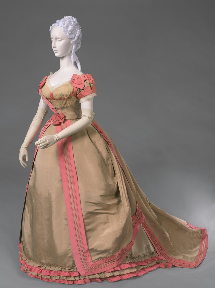 Evening dress by House of Worth, 1867-70. Philadelphia Museum of Art.