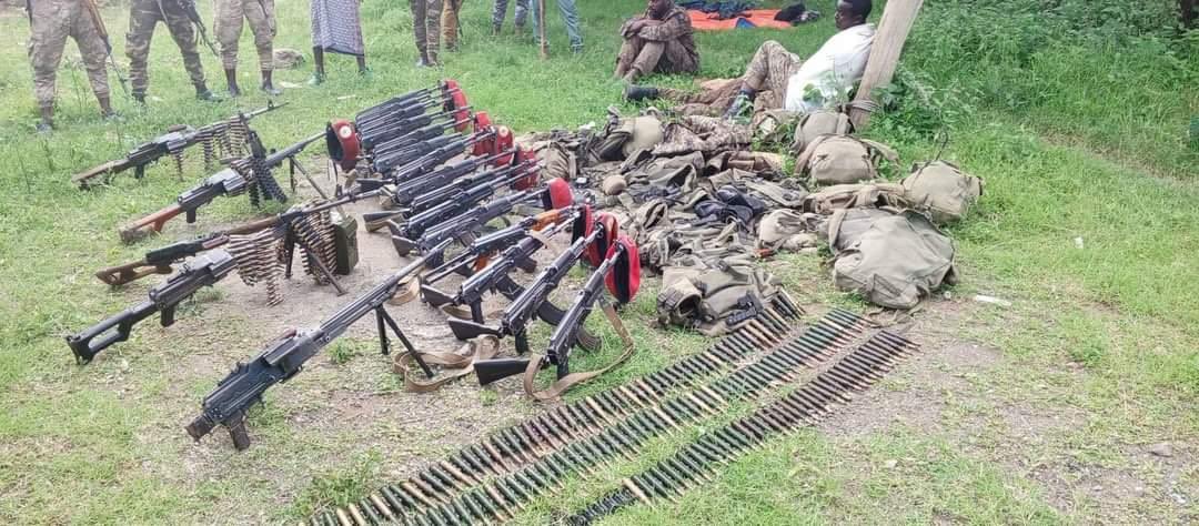 #Ethiopia 🇪🇹: #Fano militias reportedly captured several #ENDF soldiers in North Shewa Zone, #Amhara Region. As a result several PK/Type 80 machine guns, #Iran-made 🇮🇷 KL-103 assault rifles and a #Chinese 🇨🇳 Type 56-1 were captured by Fano as well.