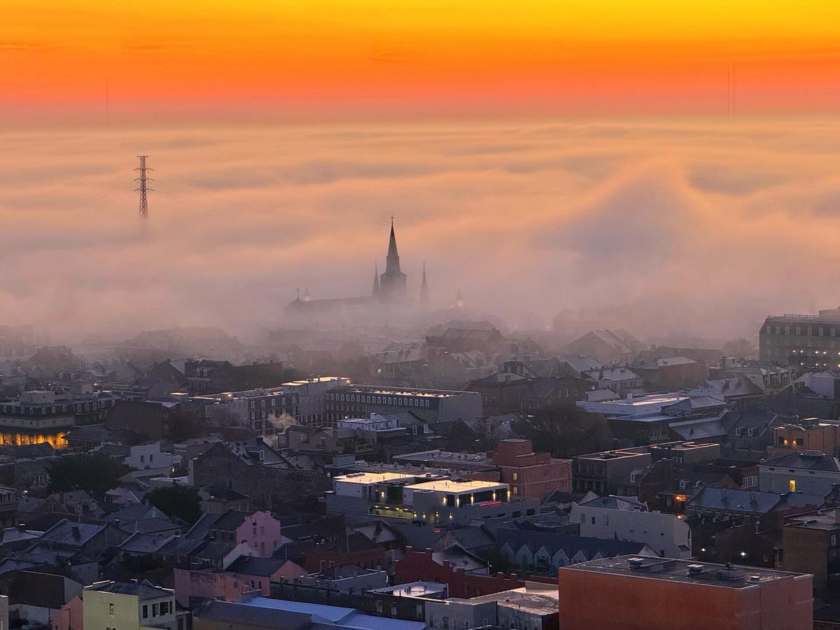 A magical and beautiful view this morning of our city. Amazing catch, @DavidMora! #NewOrleans #travel