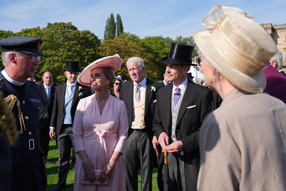 This afternoon, The King and Queen were joined by The Princess Royal, The Duke and Duchess of Edinburgh, and The Duke and Duchess of Gloucester at the first Garden Party of the season.