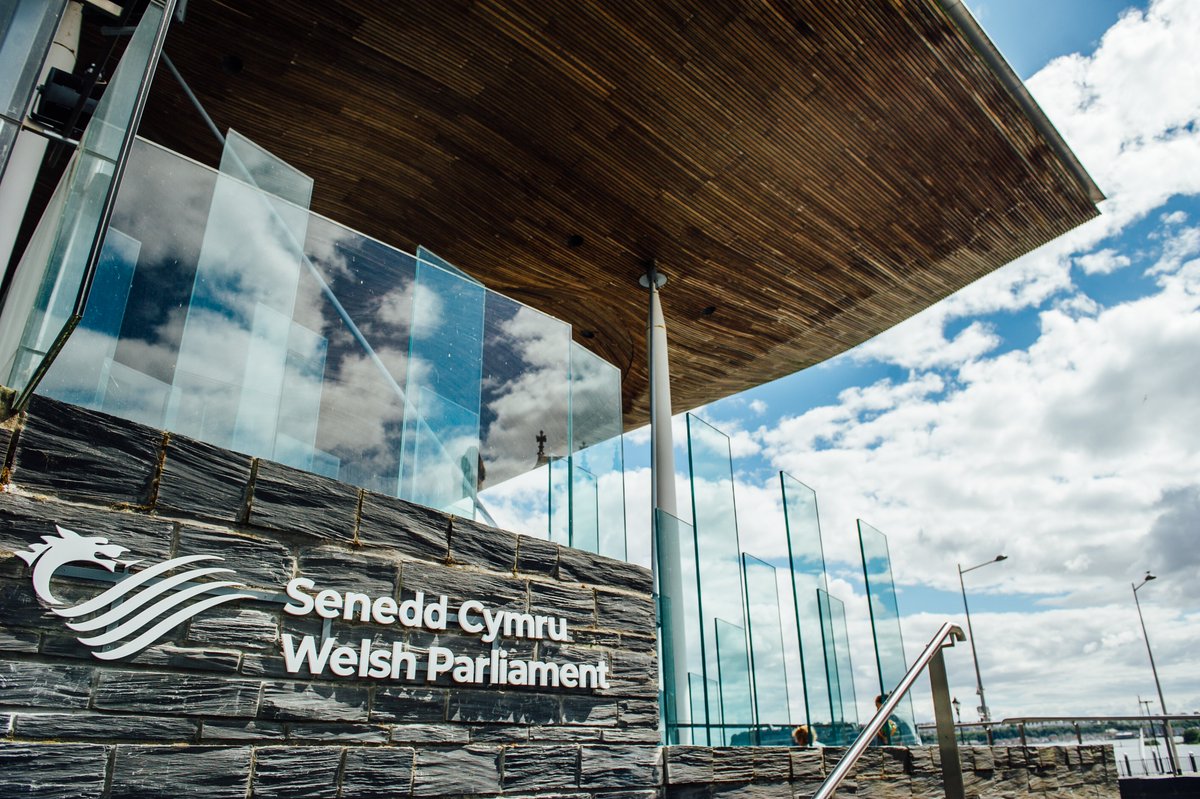 🚨 Members have voted 43 by 16 to PASS a bill to reform the Senedd. So, what will change? ⬇️ (1/3)