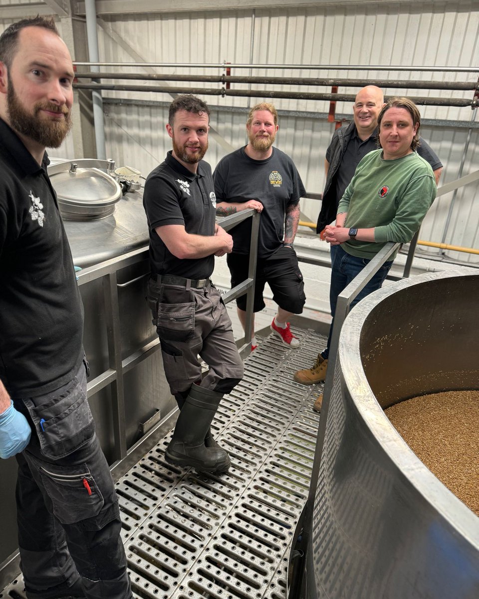 How many Brewers does it take to brew a Collab…. #dadjokes #fathersdaybeer #collaborationbeer #yorkshirebeer #ilkleybrewery #15yearsofbeer #birthdaybeer