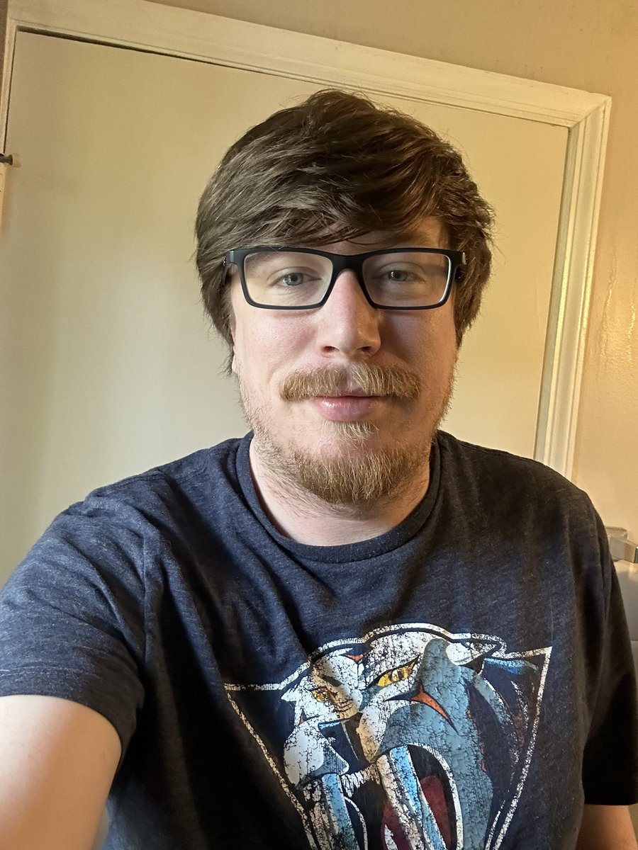 Flugel Fox tweet media