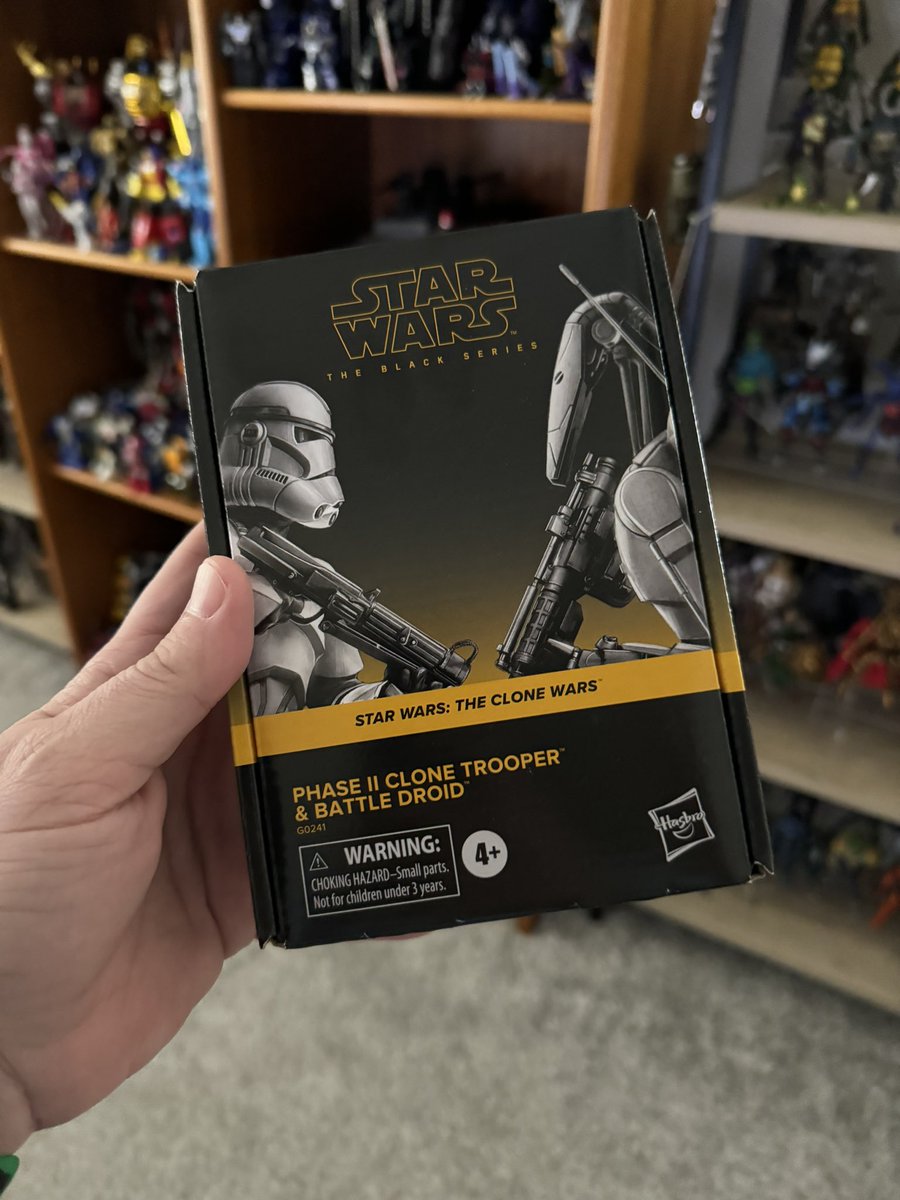 I heard that this box was small. But it’s always more real when you experience it for yourself. #StarWarsTheBlackSeries #TheCloneWars