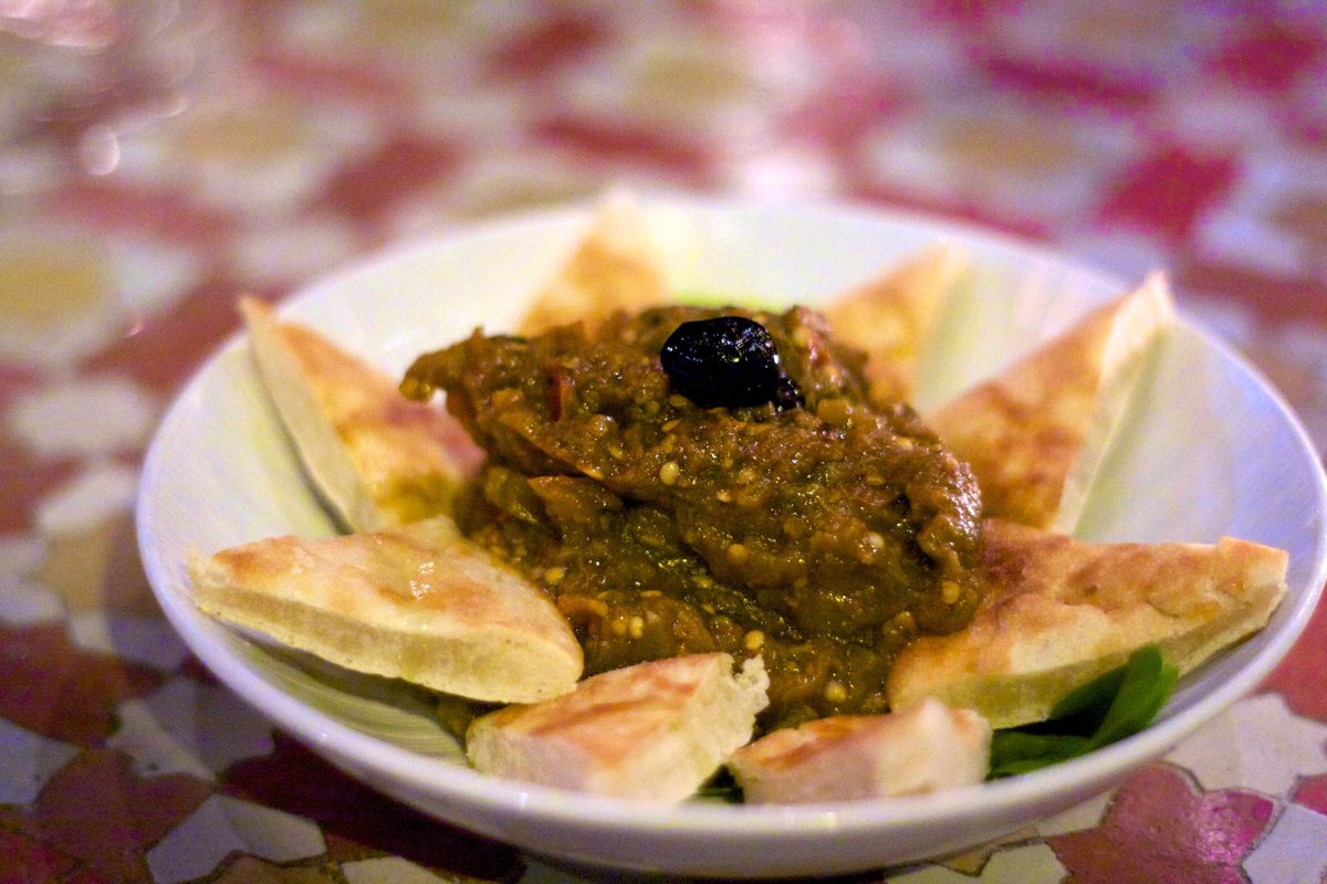 Try the Zaalouk aubergine dip when you visit #Morocco - You'll be feeling hungry when you read about 14 dishes to try in Morocco 
👉heatheronhertravels.com/moroccan-food-…

Thanks to Safa from #MoroccanZest
@Visit_Morocco_ #VisitMorocco