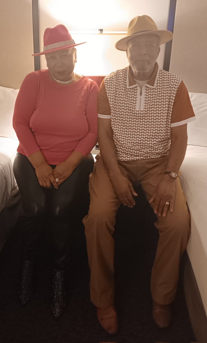 Keyelcreative's tweet image. Today is my birthday...aka Solar 
RAturn day... 

I Am grateful to my parents for agreeing to be my parents on the other side of the veil. I chose well... Without them, I am not here... 
♉️ Season...🦸‍♂️

🦸‍♂️🦸‍♀️🙏🙏🙏