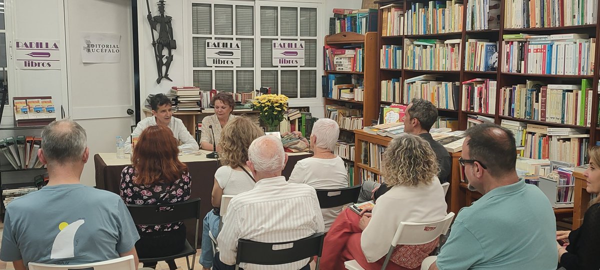 Antonio Fernández nos introduce en la novela 'Buenos vientos' y en su autora, María Luisa Huertas. @EditorialNazari #LibreríasdeSevilla #presentacionesdelibros #libros