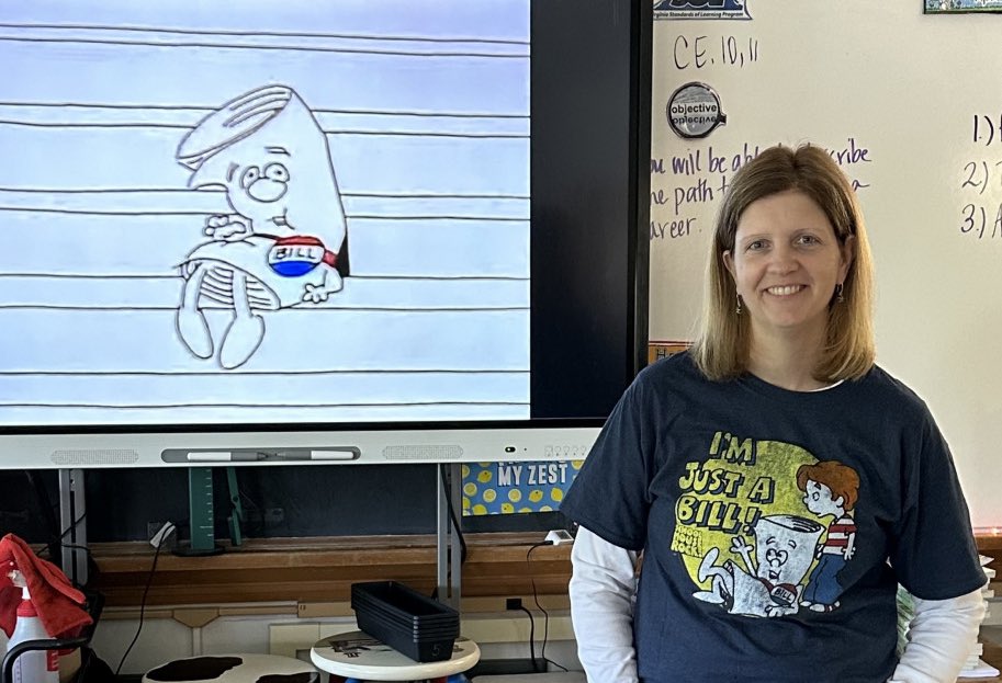 Join me in making an amazing CIVICS TEACHER from Virginia the winner of “America’s Favorite Teacher.” Kim Dove is the type of civics teacher that our democracy desperately needs! You can vote for her here: tinyurl.com/KimDoveCivics  #SocialStudies #Civics