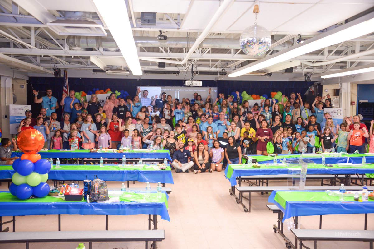 Hello from sunny Jacksonville, FL! ☀️National PTA in partnership with @ATTimpact hosted our second workshop at Holiday Hill Elementary to help families assess screen readiness, foster healthy digital habits, and facilitate the discussion of online safety with kids. A huge thank…