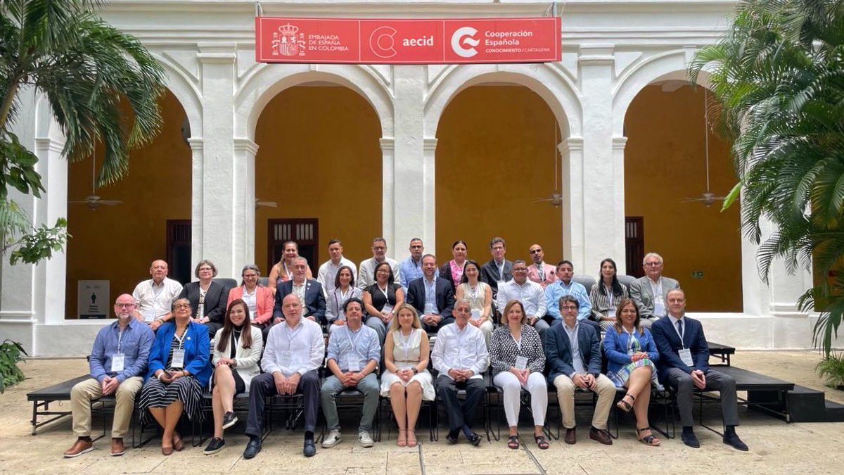 El <a href="/CESEspana/">Consejo Económico y Social de España</a> junto a la <a href="/AECID_es/">AECID</a> promovemos el encuentro con los Consejos Económicos y Sociales de América Latina y el Caribe

Abordaremos las políticas públicas para mejorar la gobernabilidad democrática

Un placer inaugurar las jornadas junto a <a href="/MintrabajoCol/">MinTrabajo</a> y <a href="/CFCECartagena/">CFCE Cartagena</a>