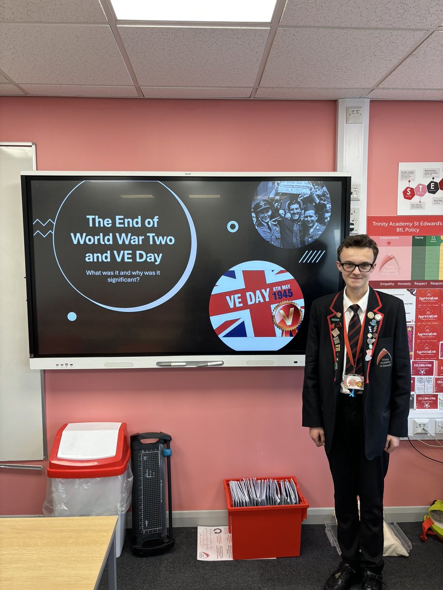 Today we marked VE Day with form time activities and a phenomenal lunch time lecture from one of our Y9s. A big thank you to @Shona_Hist and Alfie for your brilliant work on this. Alfie, your lecture was expertly delivered to other members of your year group🌟 @TrinityAcadStE