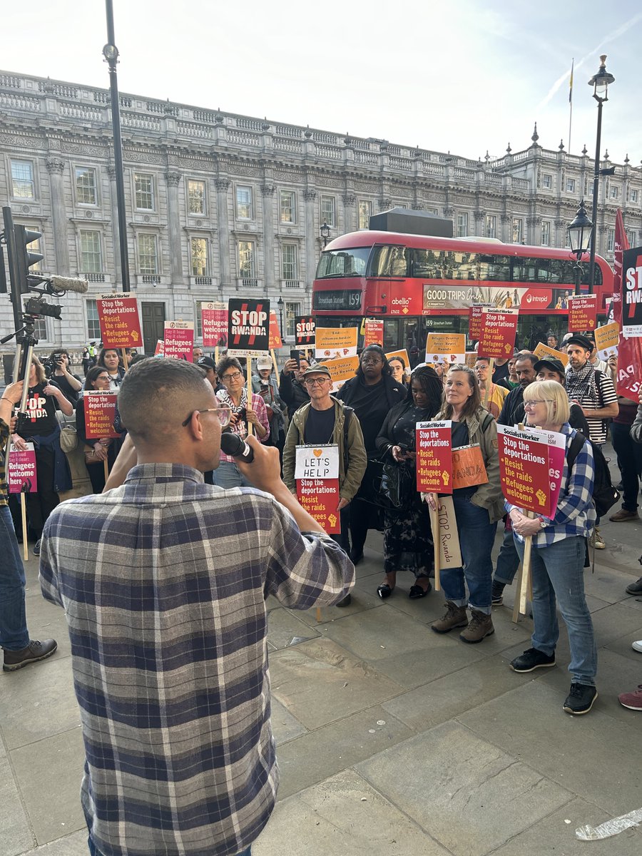 Daniel Kebede @DanielKebedeNEU, gen sec of @NEUnion, brings solidarity to the #StopRwanda protest at Downing Street #RefugeesWelcome