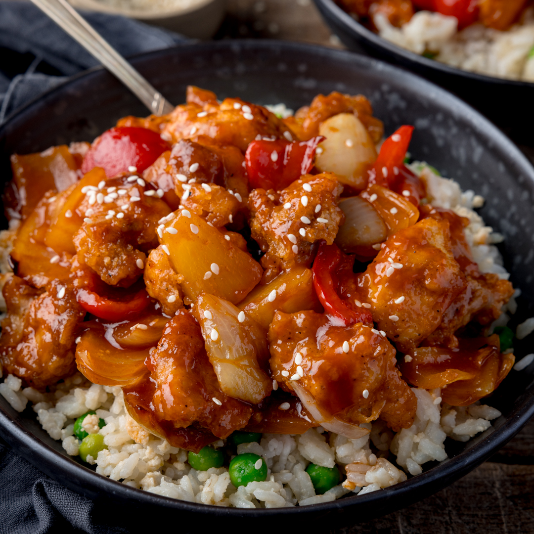 Perfectly crispy and yet tender chicken with a delicious and sweet and tangy sauce, my Baked Sweet and Sour Chicken is easy, delicious, and all done in the oven without the excess oil. 😋

kitchensanctuary.com/healthier-bake…
#KitchenSanctuary #Foodie #Recipe