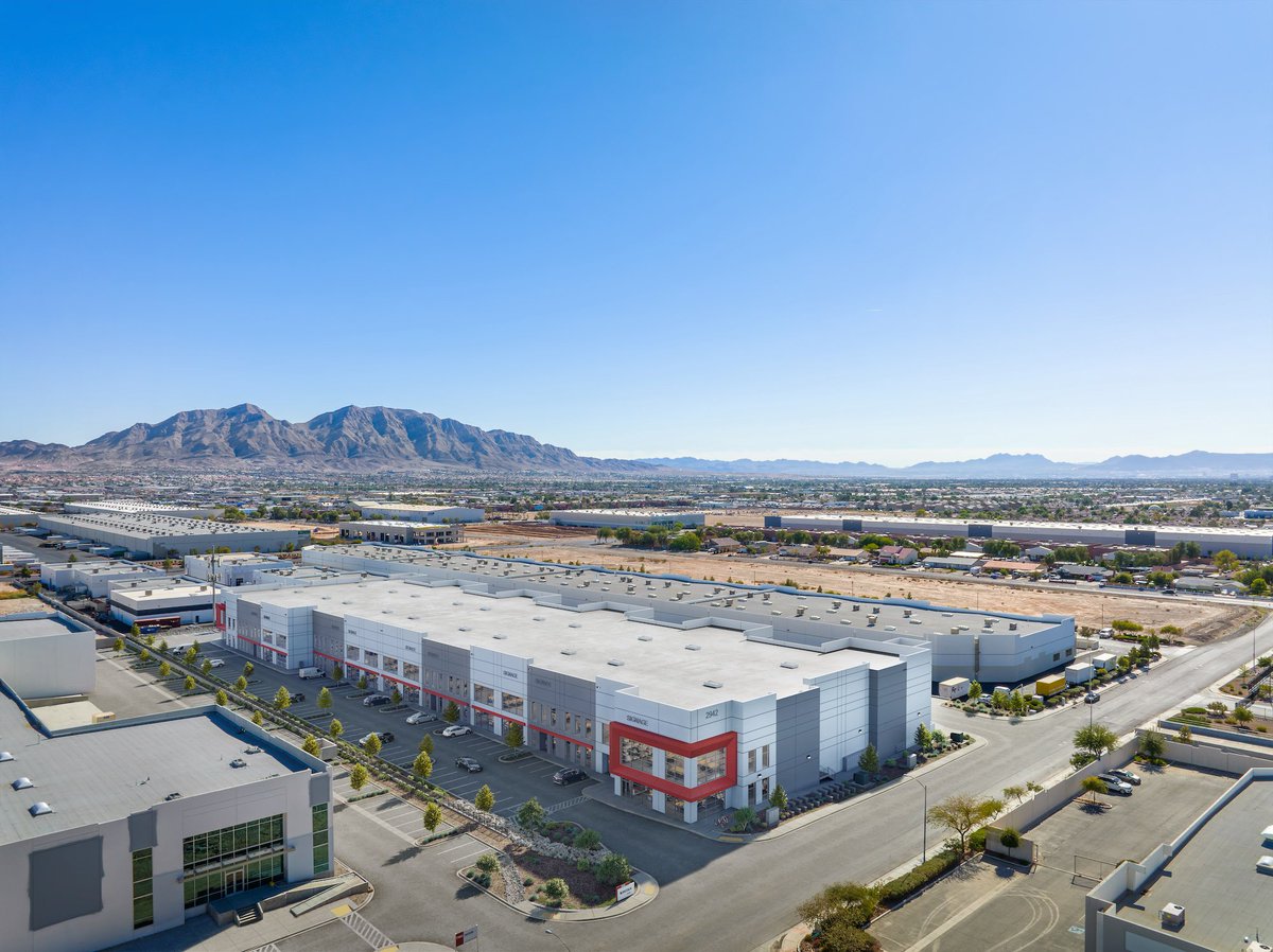 BeedieBuilt's tweet photo. With construction scheduled to begin next month, we’re excited to break ground on Lincoln - our next industrial project in Las Vegas &amp; 1st Class ‘A’ industrial condo development in North Las Vegas.

Explore industrial ownership opportunities at Lincoln: https://t.co/4xYwa8e9nY https://t.co/aamihzRlVx