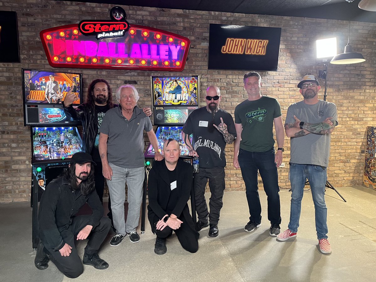 Kerry can’t come to Chicago without visiting the iconic @sternpinball Factory. 🤘