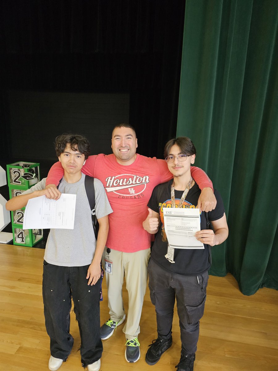 MCRamTech1's tweet photo. BIG RAM SHOUT OUT TO THE 1ST STUDENTS TO EVER BE CERTIFIED IN E.S.B. AT MCHS!!! Congratulations Guys! Very Proud Of All Your Hardwork And Dedication! 
#ramppride #FutureEntrepenuer https://t.co/zCnB9wUgZb