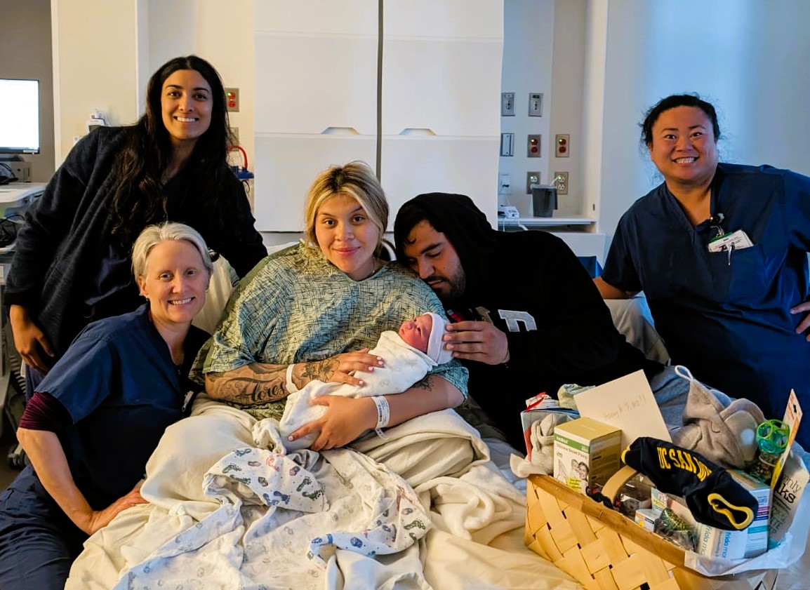 Our team at the Birth Center at #UCSDHealth celebrated the delivery of its 7,000th #baby. Born to parents Naiomy and Eduardo Fajardo, Amberlee Flores Fajardo was born on April 28 at 2:47 a.m. Congrats to the family and midwifery program for this milestone! health.ucsd.edu/care/pregnancy…