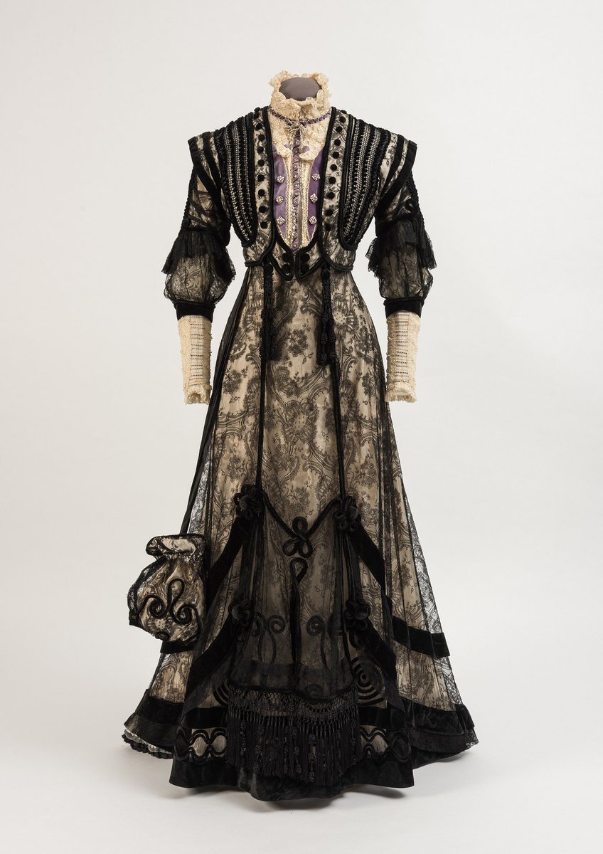 Day dress, 1909. Fashion Museum of Bath.