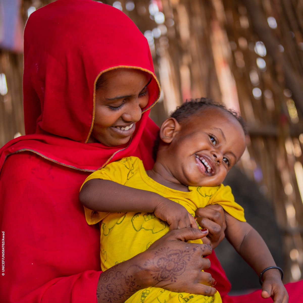 Less than a week to go for #MothersDay! If you're looking for a last-minute gift for an incredible mother in your life, buy a @UNICEFCanada Survival gift. These are life-saving gifts that will help mothers & children lead safe, happy and healthy lives : ow.ly/7vRV50RzJ6x