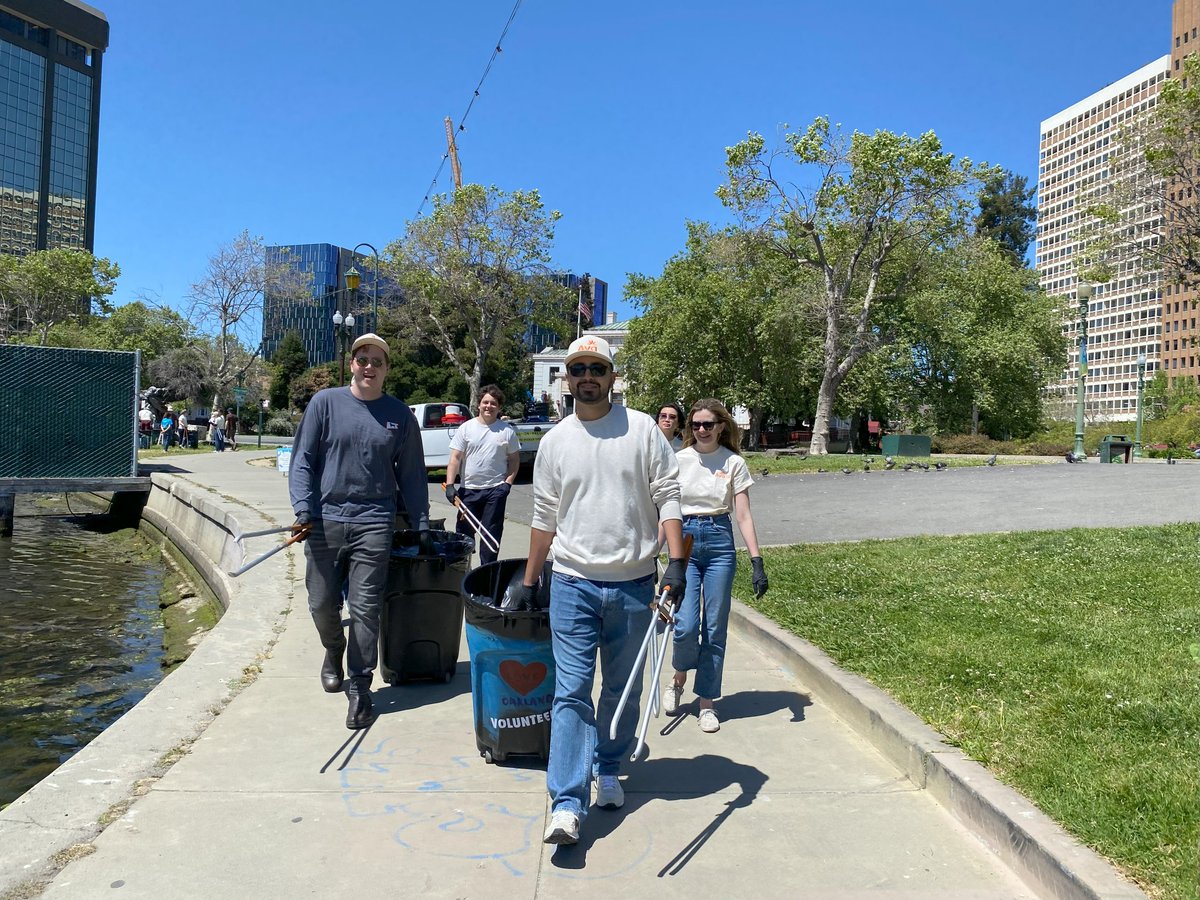 Our staff had a blast last week picnicking in Snow Park and picking up trash around Lake Merritt! Thanks Lake Merritt Institute for organizing our cleanup 😊💪