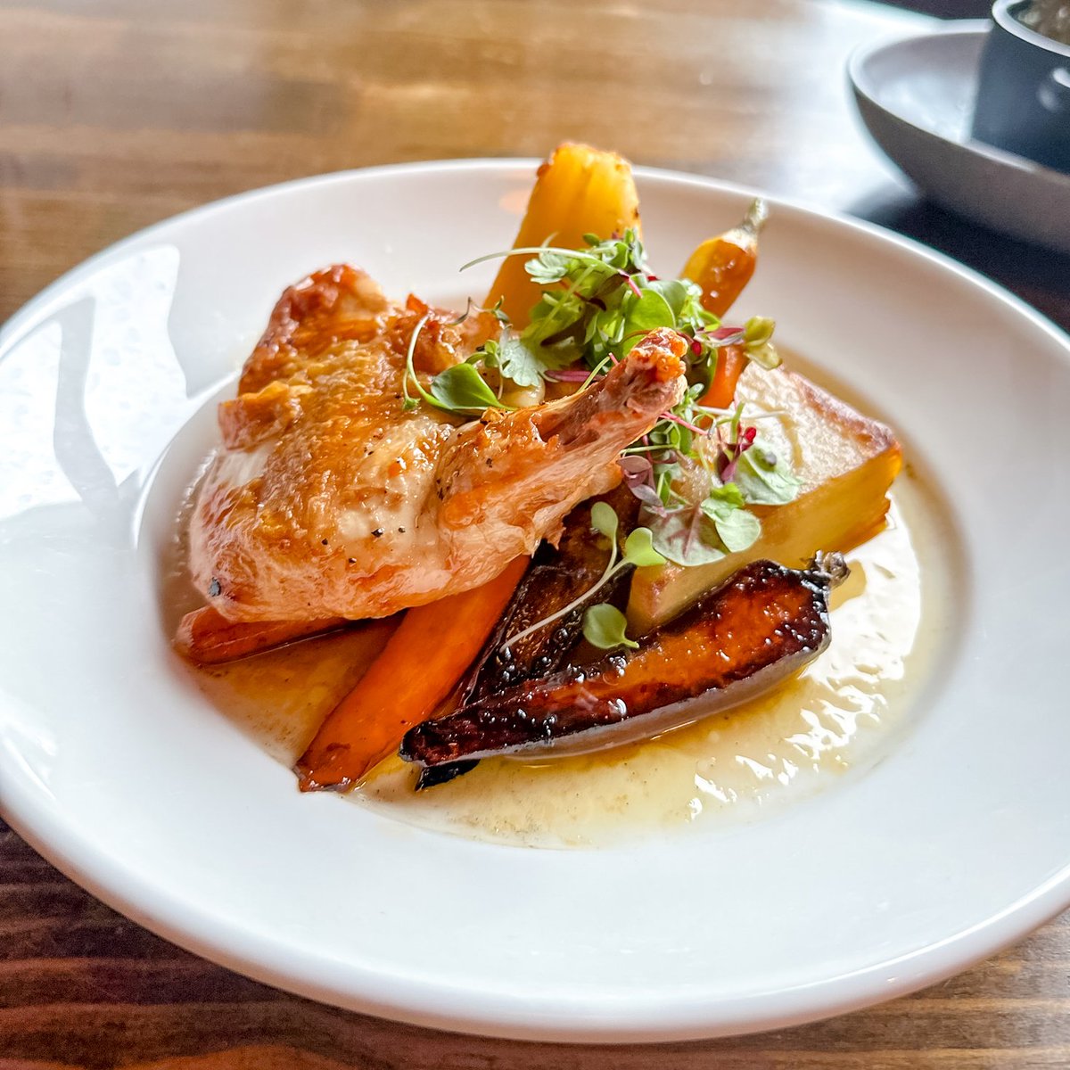 Bear_Creek's tweet image. Exciting news at The Grille! New menu launch and dining on the deck starts today! Indulge in delicious dishes like Colony Stuffed Pork Chop, Seared Cape Cod Scallops, and more. Make your reservations now for an unforgettable dining experience!  #eatsatbearcreek #thegrille