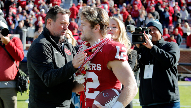 Bob Stoops makes strong statement about former Oklahoma WR Drake Stoops' fit with the Los Angeles Rams 𝗝𝗼𝗶𝗻 𝗦𝗼𝗼𝗻𝗲𝗿𝘀 𝗙𝗮𝗻𝗱𝗼𝗺 rfr.bz/tlc9sbr #oklahomasooners #sooners #oklahomafootball #soonersfootball rfr.bz/tlc9sbq