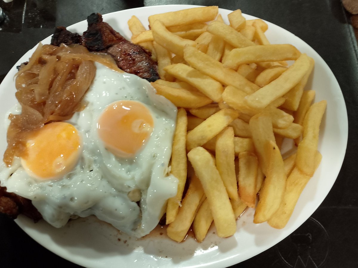Buenas tardes amigo estaba podando ocupado..... ahora voy a comer 😋 saludos!!!!