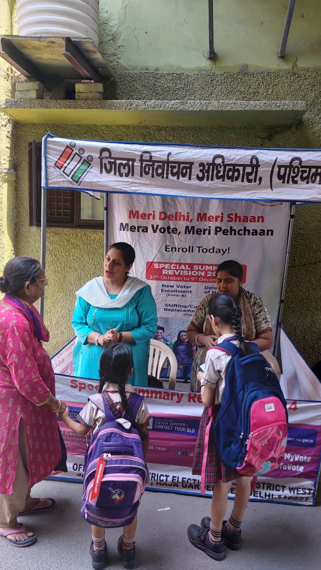 Voter Awareness Activites under SVEEP in AC-27 Rajouri Garden of PC -06 West Delhi! #ChunavKaParv #DeshKaGarv #Elections2024 @CeodelhiOffice @DMwestDelhi @SinghKinny @ECISVEEP