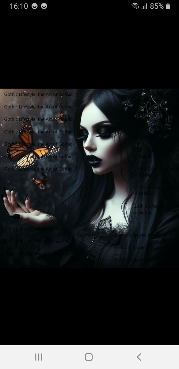 So wie der Schmetterling aus einem Kokon zu Schönheit erwacht, so glaube ich daran, daß auch uns etwas Neues erwartet. Mal schauen, was.
Bezaubernden Abend euch allen.
UND es wird etwas passieren, ich spüre es. 😊😗🐈🦇🦇🦋