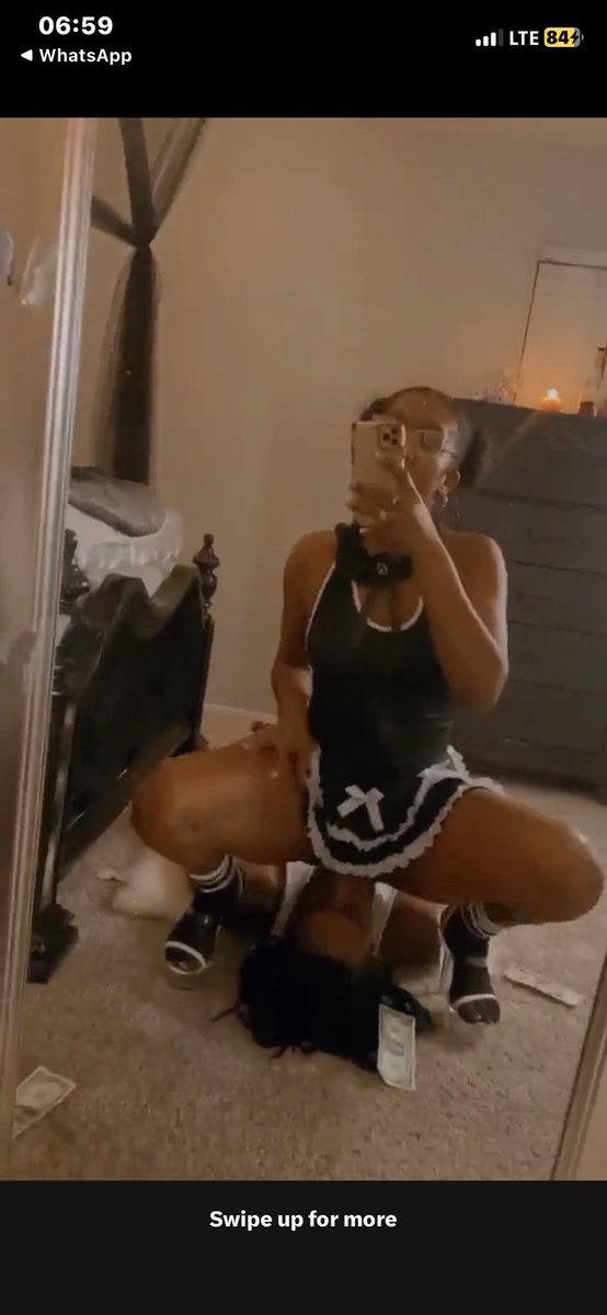 KylieHopkinsX's tweet photo. What is wrong with this generation? No way her man ate her up like that on a live video 😭🙆

Check thread for video👇😯 https://t.co/XUdmgmQ2j7
