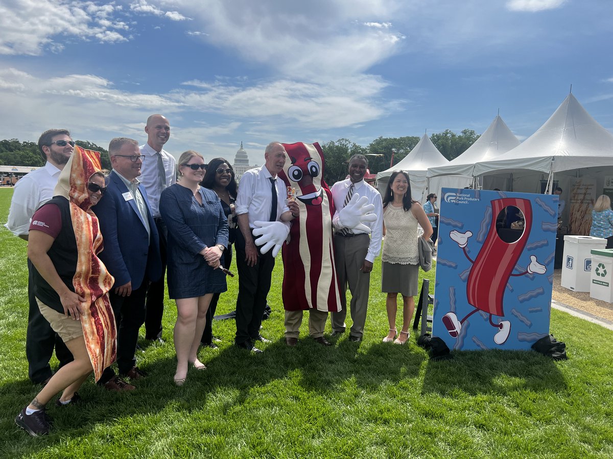 Today, Rural Development Undersecretary Dr. Basil Gooden visited the Ag on the Mall exposition in Washington DC, where he visited with industry leaders such as the National Hemp Council and the National Pork Producers Council!