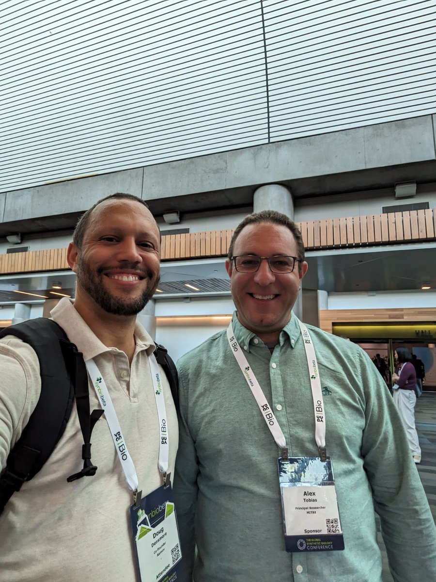 DAMP's Douglas Densmore and BU Professor Rabia Yazicigil Kirby are representing at SynBioBeta this week! Pictured are Michael Clear from Schmidt Sciences, Andrew from @CapraBio (who we work closely with on eVOLVERs), and Alex from @MITREcorp