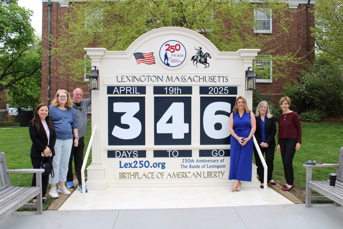 Today in our #CountdownTo250  we spotlight Lexington Chamber of Commerce as our #CalendarKeepers! 📆 From promoting #local businesses driving #EconomicGrowth growth to #communidevelopment, they're at the heart of our town's success! Follow us at lex250.org💼💡#Lex250