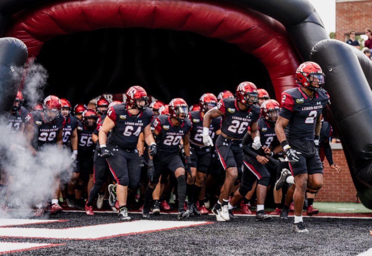 Excited to say Lenoir-Rhyne University offered after great talks HC <a href="/coachSocha/">Doug Socha</a> and DC <a href="/CoachO_13/">Robbie Owens</a> <a href="/LRBearsFootball/">Lenoir-Rhyne Football</a>